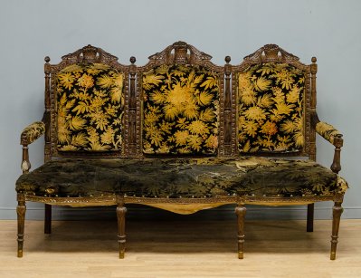 Антикварный диван 19 века