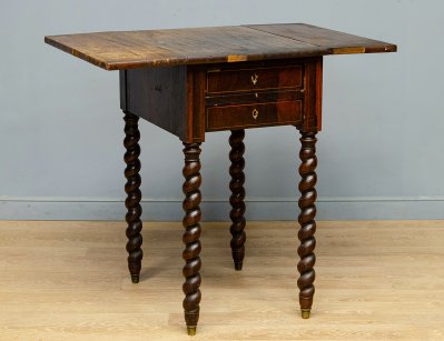 Старинный стол для рукоделия