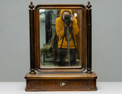 Старинное накомодное зеркало-псише