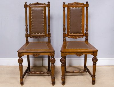 Пара старинных стульев (после реставрации)