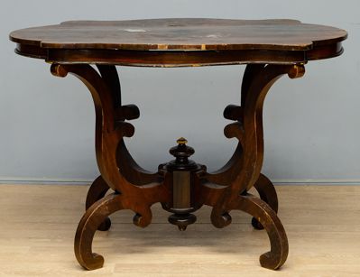 Антикварный гостиный стол