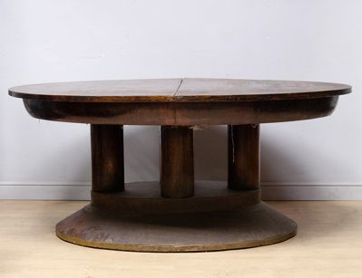 Антикварный стол в стиле ар-деко