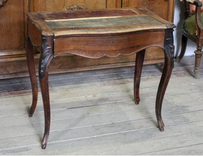 Старинный столик для рукоделия, морёный дуб