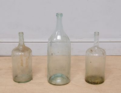 Старинные бутылки