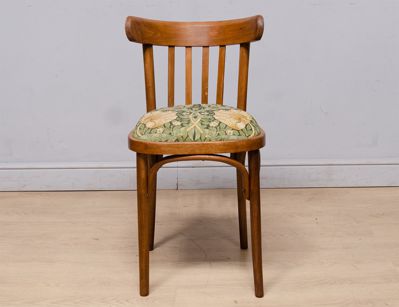Старинный стул (после реставрации)