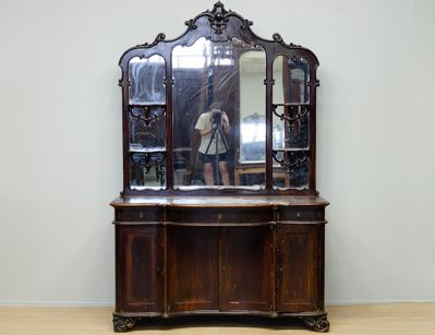 Антикварный сервант с зеркалом 19 века