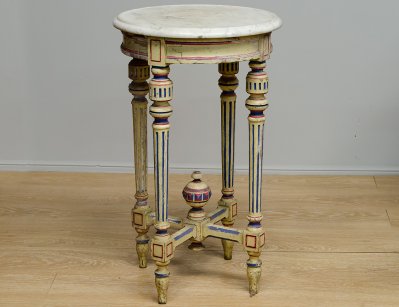 Антикварный чайный стол с мраморной столешницей