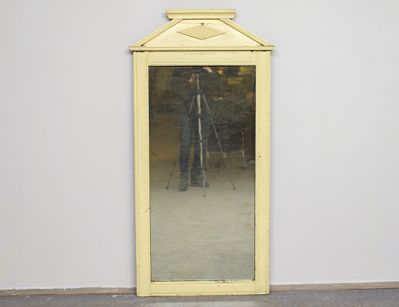 Старинное настенное зеркало