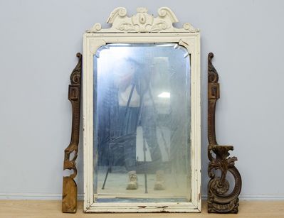 Антикварное резное зеркало