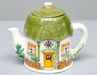 Винтажный керамический чайник