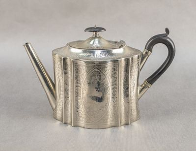 Антикварный посеребренный чайник, Англия