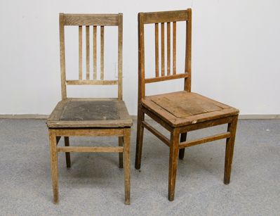 Старинные дубовые стулья