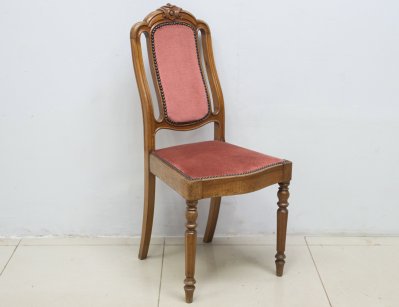 Антикварный ореховый стул