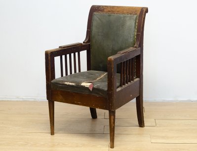 Антикварное дубовое кресло модерн
