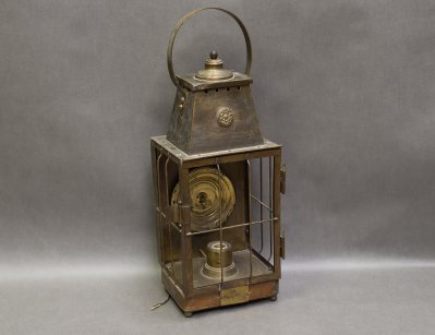 Старинный яхтенный светильник-фонарь