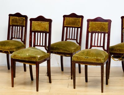 Антикварные стулья в стиле модерн