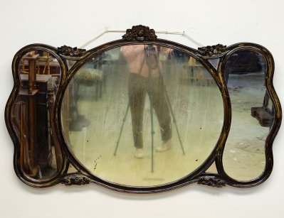 Антикварное настенное зеркало 19 века
