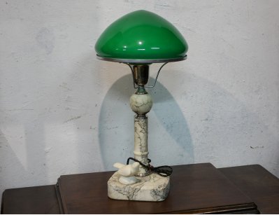 Старинная лампа с птичкой