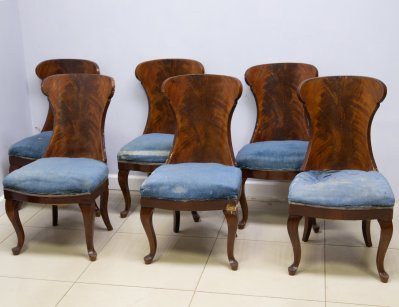 Гарнитур антикварных стульев красного дерева
