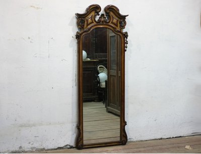 Старинное зеркало с резьбой, орех