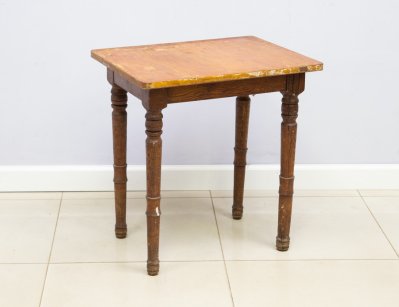 Старинный консольный стол