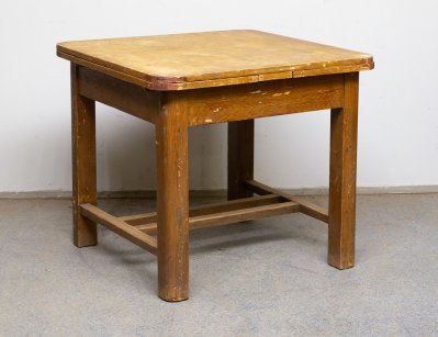 Старинный обеденный стол