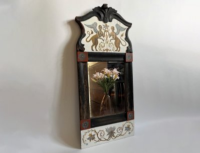 Старинное зеркало с росписью, Девы - львицы
