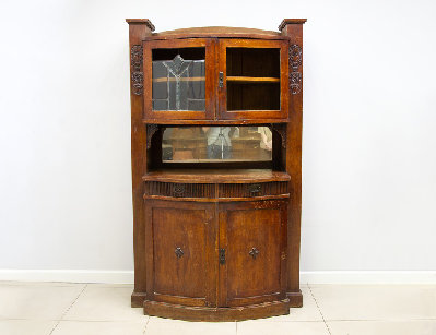 Антикварный дубовый буфет