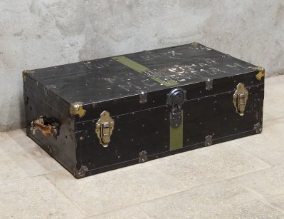 Антикварный дорожный кофр