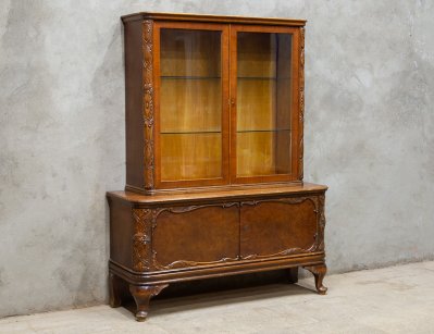 Старинная ореховая горка