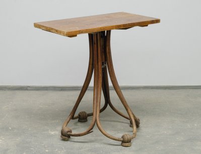 Подстолье игорного стола №4, Тонет