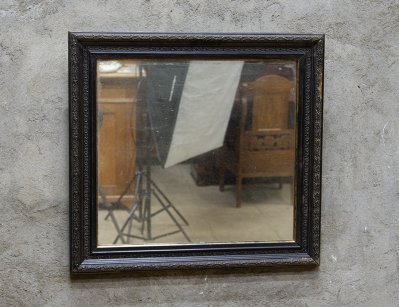 Старинное настенное зеркало