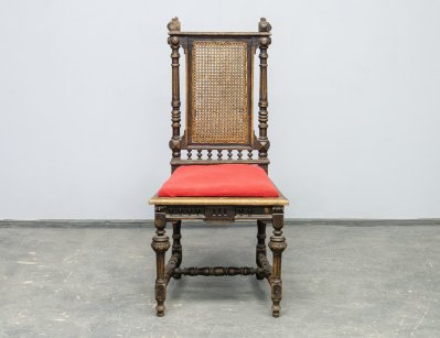 Антикварный стул с ротангом
