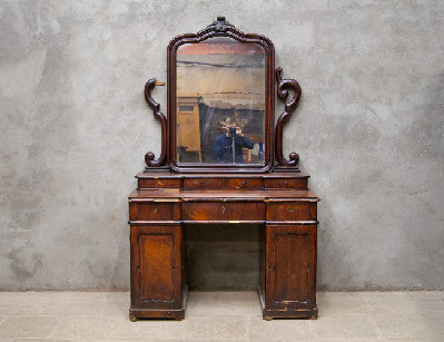 Антикварный туалетный стол