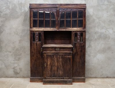 Антикварный буфет в стиле модерн