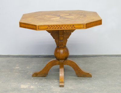 Старинный гостиный стол с маркетри