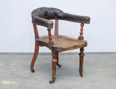 Антикварное кресло