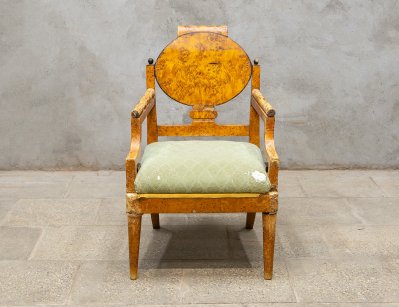 Антикварное кресло в стиле ампир