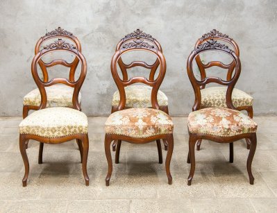 Старинные ореховые стулья