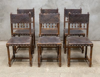 Антикварные кожаные стулья