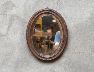 Старинное овальное зеркало