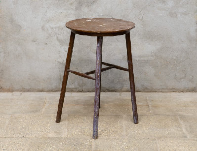 Старинный круглый столик