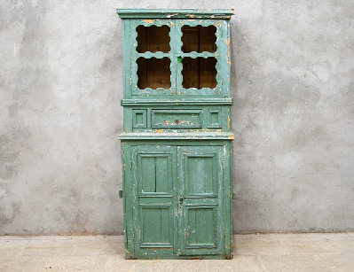 Старинный деревенский буфет