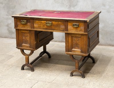 Антикварный письменный стол