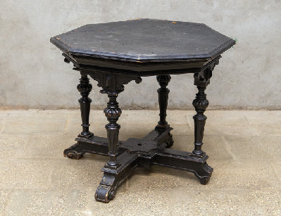 Старинный гостиный стол 19 века