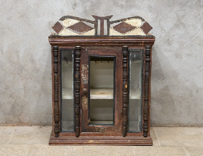 Старинный верх от буфета