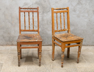 Старинные деревенские стулья