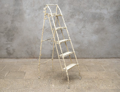 Старинная стремянка