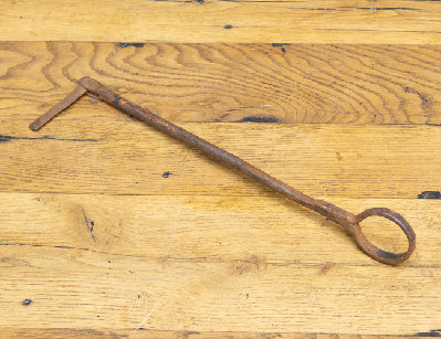 Старинный кованный ключ