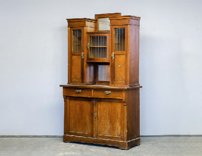 Старинный буфет